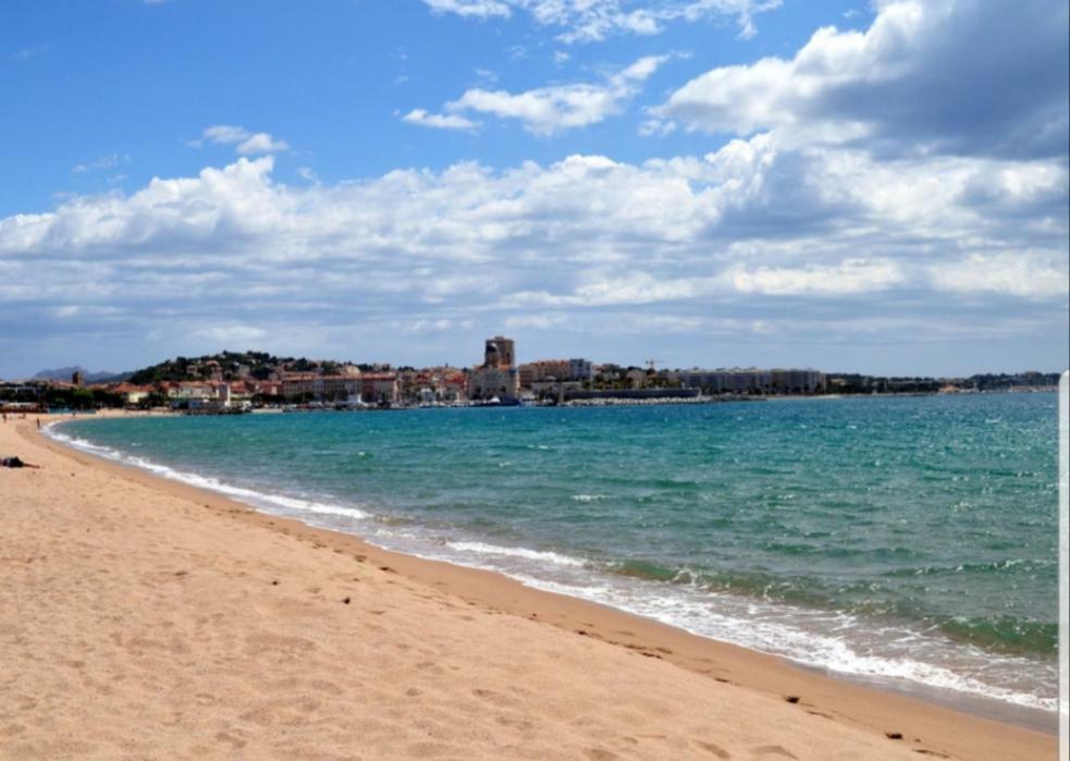 A La Devino Frejus